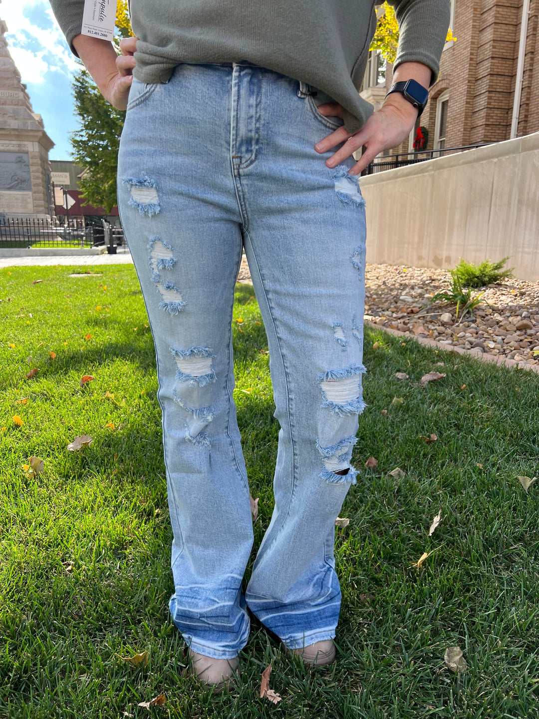 Moving Forward Distressed Jeans - Light