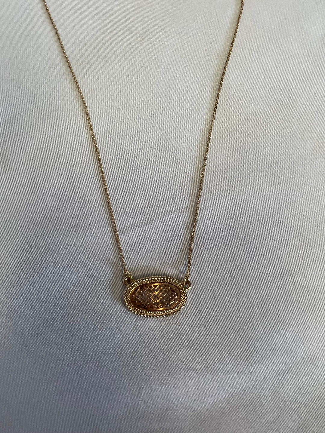 Oval Filigree Necklace - Rose Gold