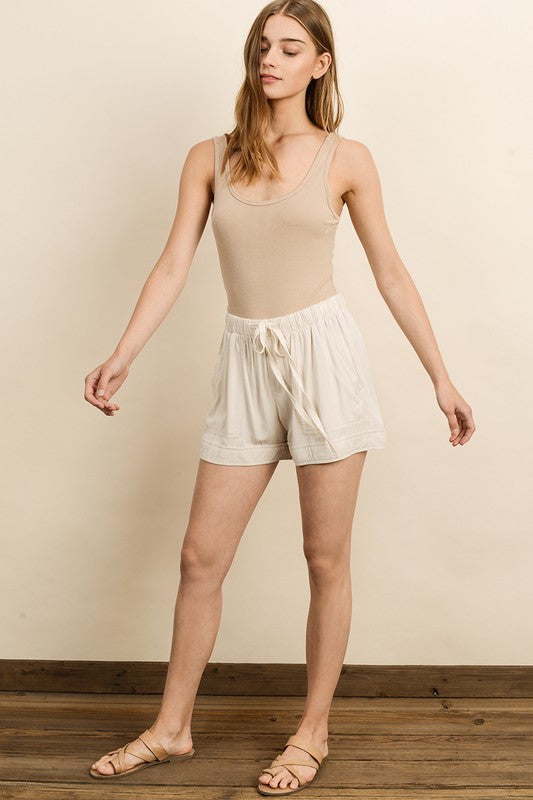 Casual Weekend Shorts - Natural